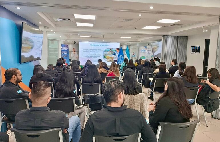Personal de ARSA participando en el taller de Inocuidad de los Alimentos impartido por PANAFTOSA