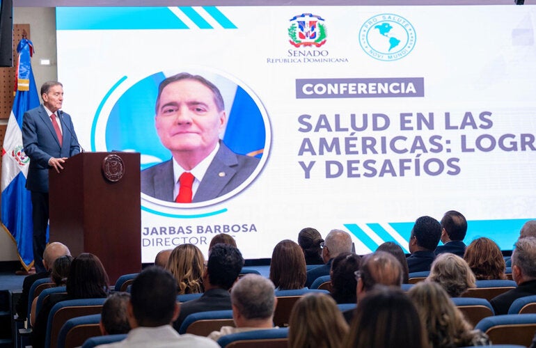 Dr. Barbosa presented an overview of health progress and challenges in the Americas to legislators, national authorities, and public health experts during a keynote address at the Dominican Senate on the state of health in the region.