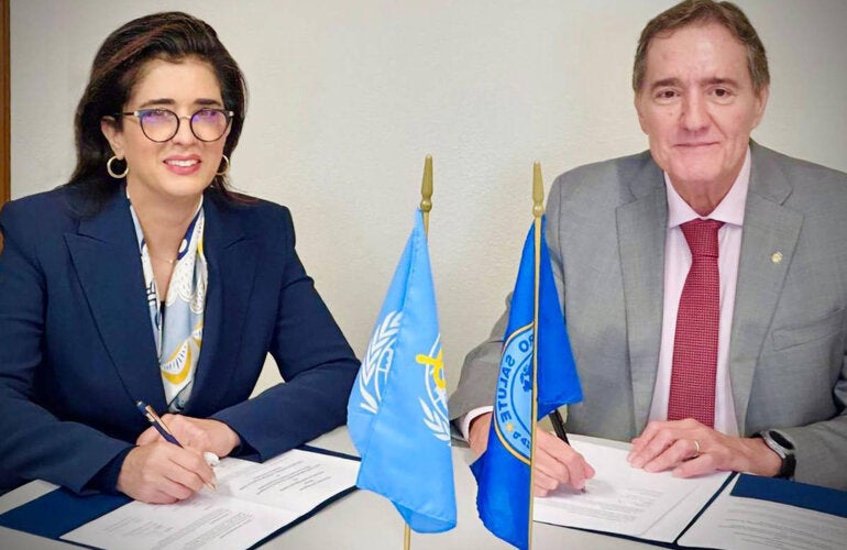 drs balkhy and barbossa signing the agreement