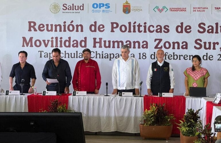 Autoridades durante la inauguración del evento sobre el Proyecto Multiservicios