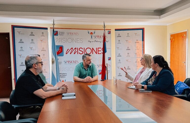 Foto del encuentro entre autoridades