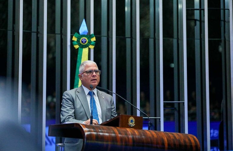 Cristian Morales discursa durante evento no Senado Federal