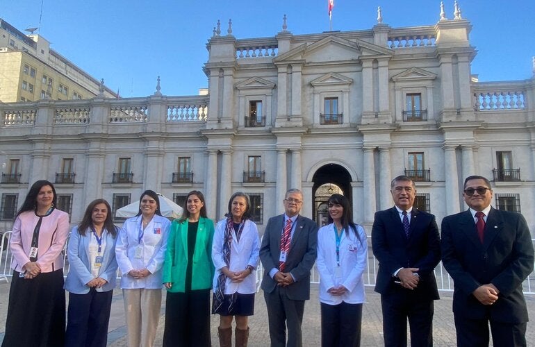 Autoridades chilenas refuerzan llamado a vacunarse en el Día Mundial de la Salud