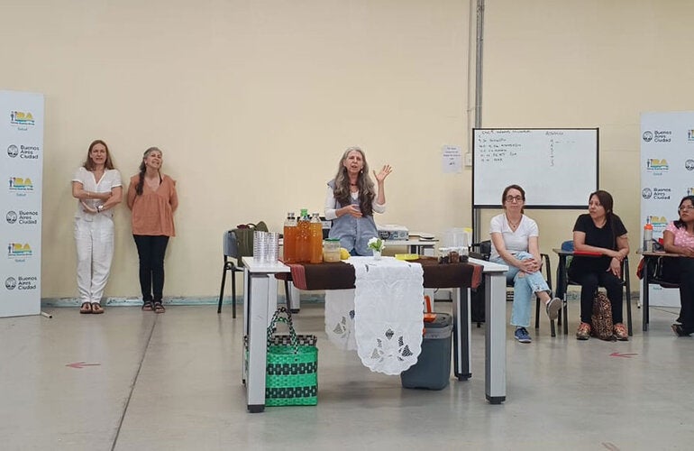 Promotoras de salud participan en un encuentro