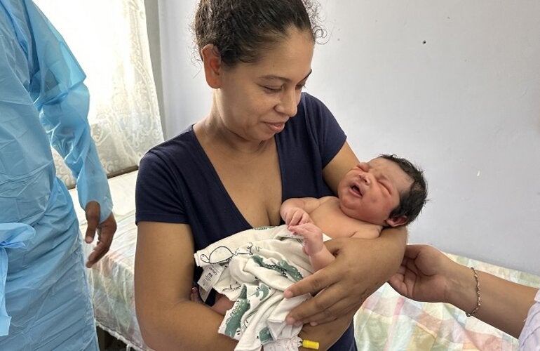 madre con su recién nacido