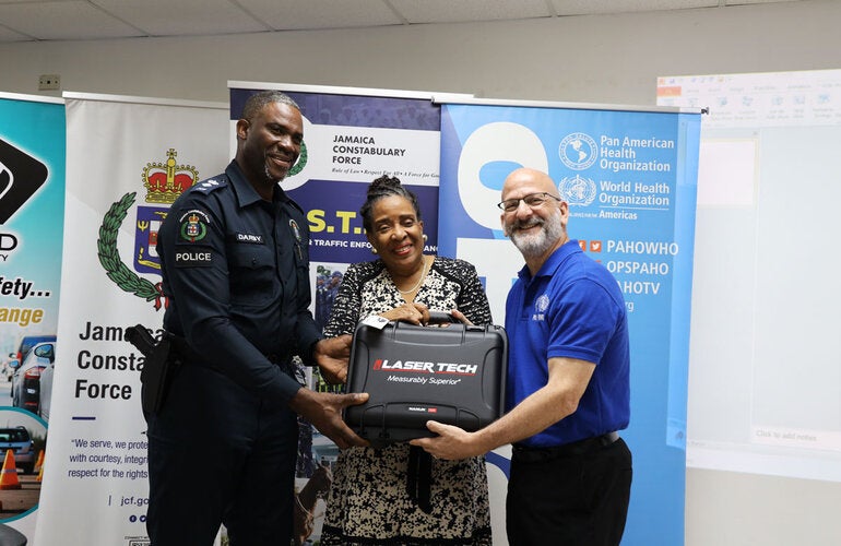 Speed gun handover 