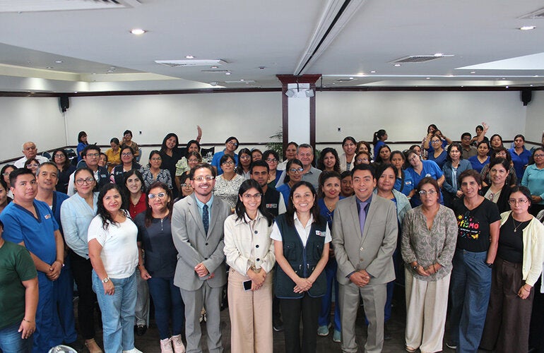 Foto grupal de los participantes del taller “Fortalecimiento de capacidades para el abordaje de la depresión y la conducta suicida desde el primer nivel de atención y los CSMC”.