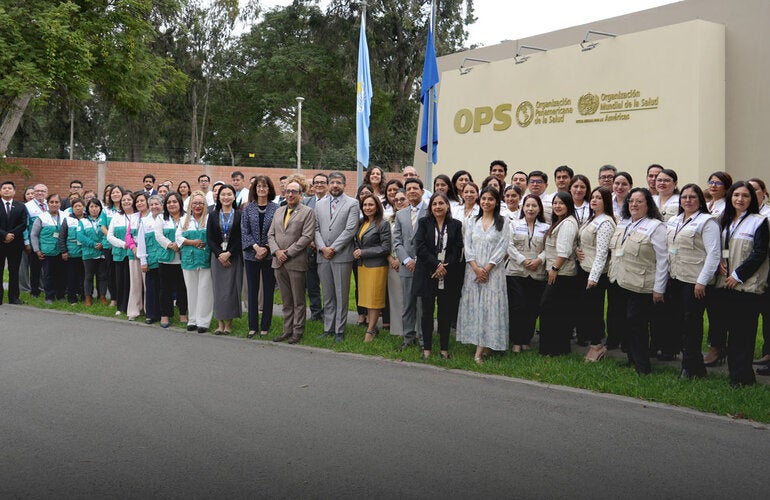 Fotografía protocolar del Proyecto "Mejorando la inclusión social y el acceso a la salud de migrantes y refugiados en el Perú”.