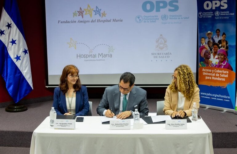 Hospital María y OPS firman convenio de cooperación técnica
