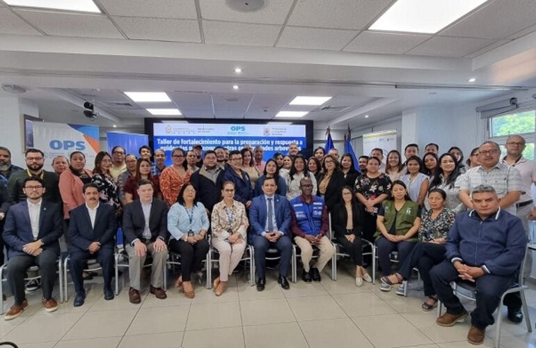 Equipo presente en taller arbovirosis