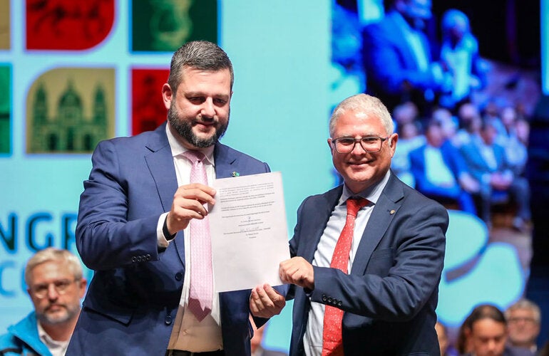 Representante da OPAS e presidente do Conasems firmam cooperação técnica
