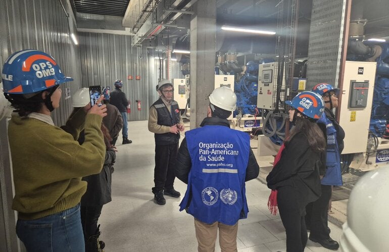 Chile comparte su experiencia en hospitales resilientes con delegación técnica del Ministerio de Salud de Brasil