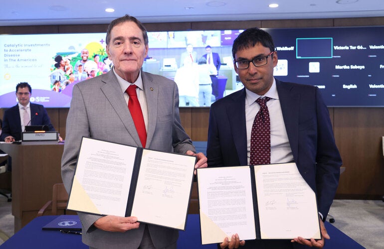 Dr. Jarbas Barbosa and Dr. Kumanan Wilson, CEO and Chief Scientific Officer of Bruyère Health Research Institute