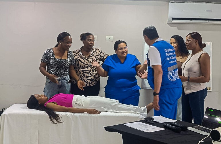 grupo de personas en capacitacion