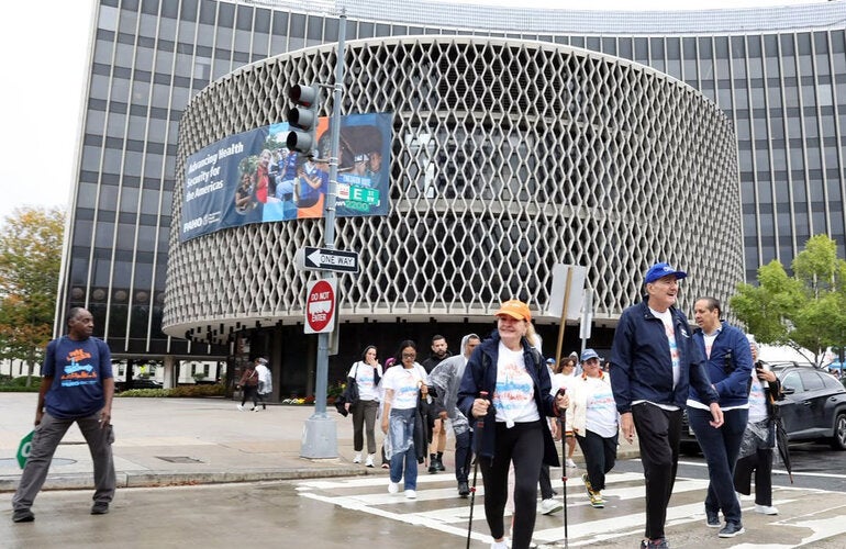 PAHO building in yhe vakground - Beginning of the Walk for Health 2026