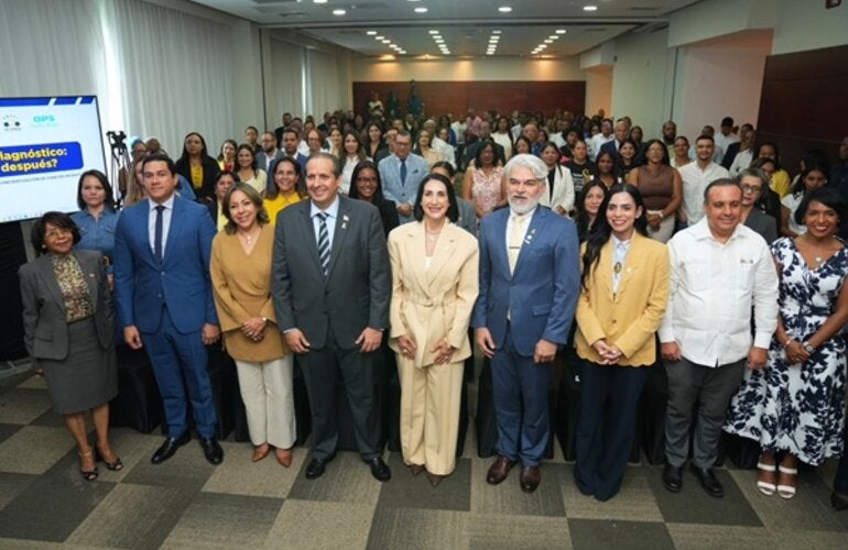 OPS/OMS y Ministerio de Salud promueven atención integral para sobrevivientes de cáncer infantil
