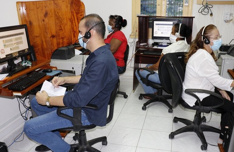 Participantes cubanos en el curso