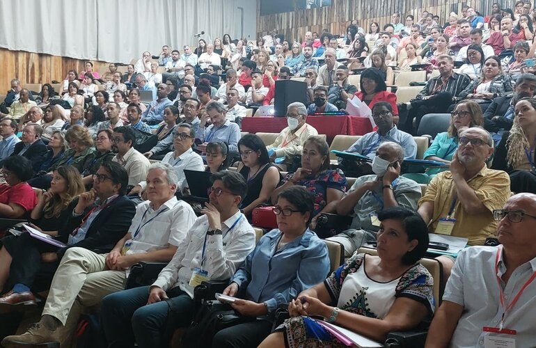 Asistentes a la apertura de la edición 18 del Curso Internacional de Dengue y otros Arbovirus emergentes