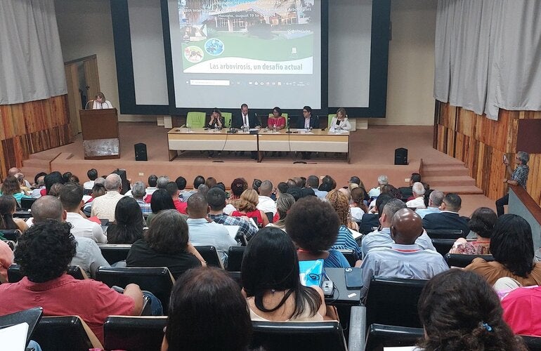Apertura de la edición 18 del Curso Internacional de Dengue y otros Arbovirus emergentes