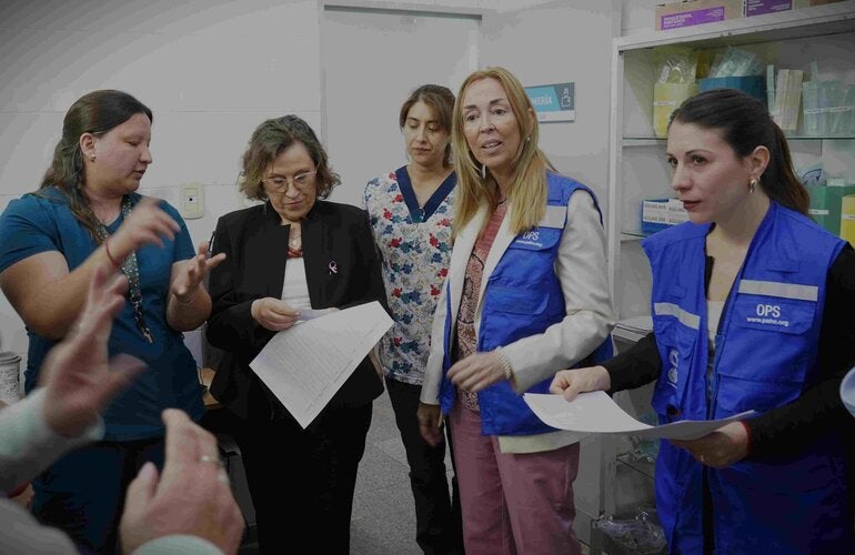 Foto durante la recorrida de la valoración de los servicios