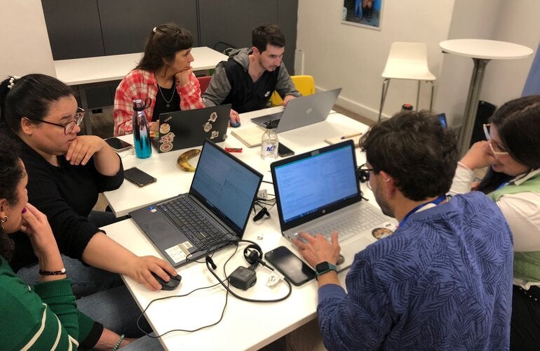 Foto de trabajo en grupo