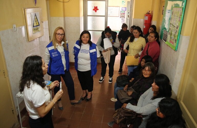 Foto de talleres en sala de espera