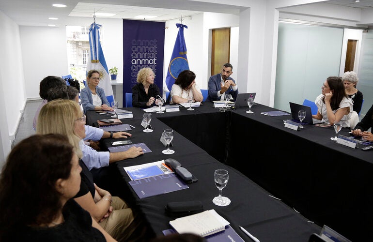 Foto de la reunión. Crédito ANMAT