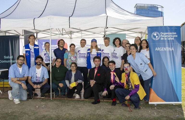 Foto grupal de participantes