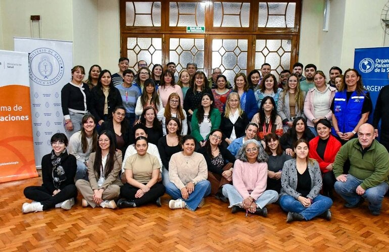 Foto grupal de participantes