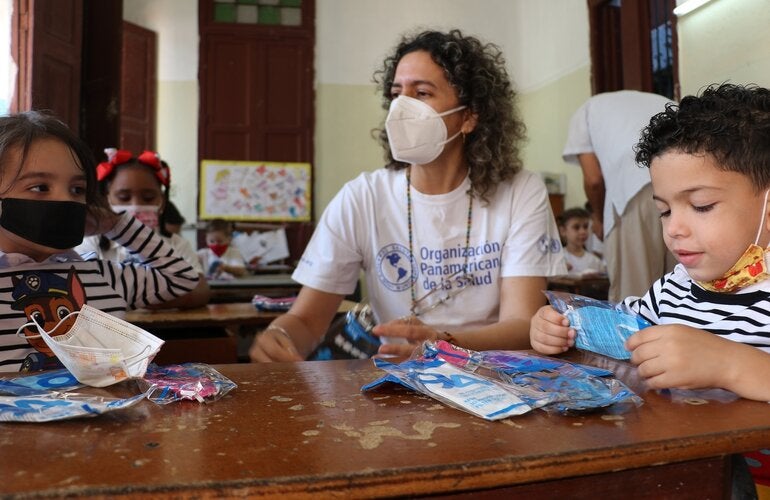 Donación de nasobucos a escuelas por OPS-OMS