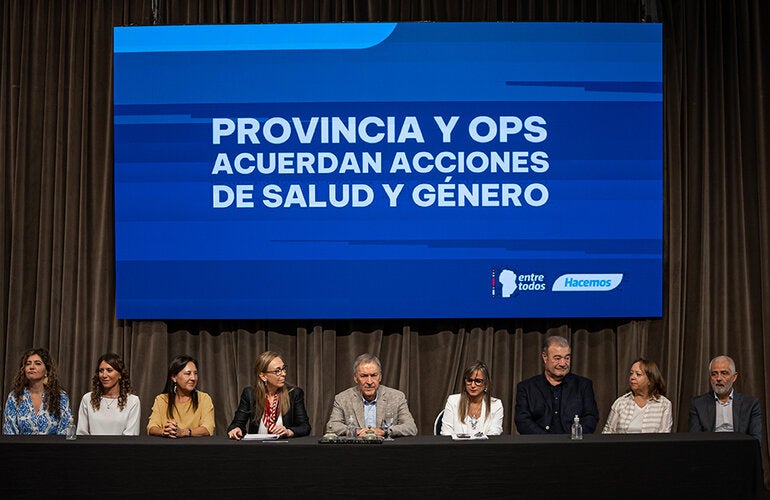 Foto de la firma del acuerdo