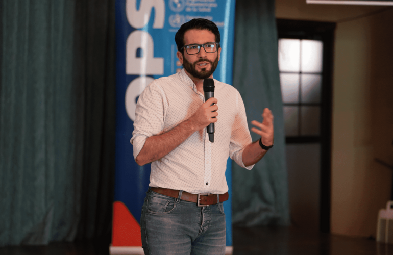 Representante de ANAI durante su exposición