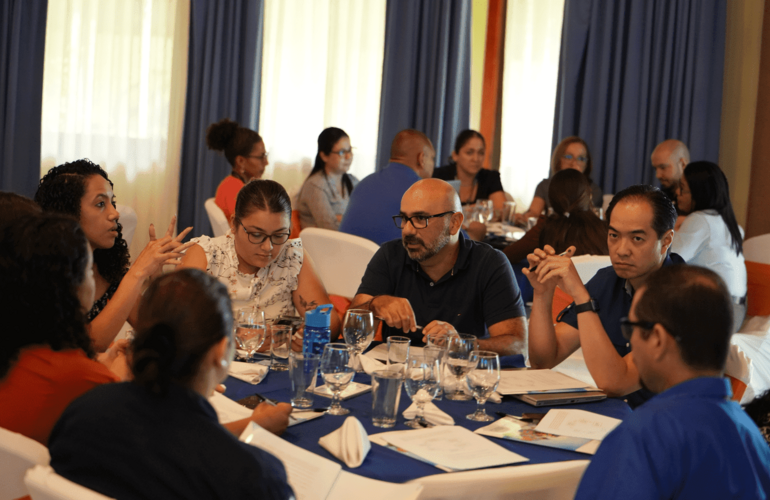 Representantes de Coto Brus durante mesa de trabajo