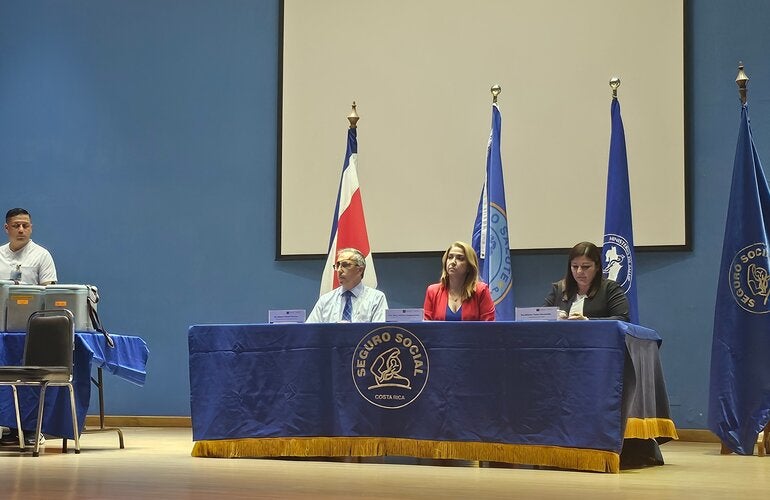 Autoridades de la mesa principal