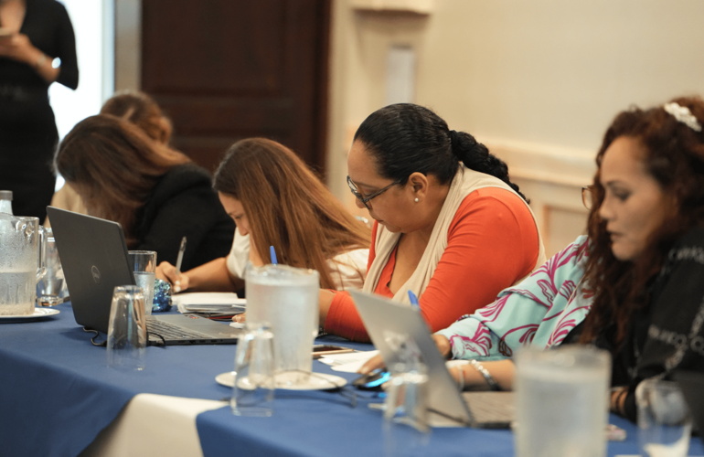 Participantes durante ejercicio individual