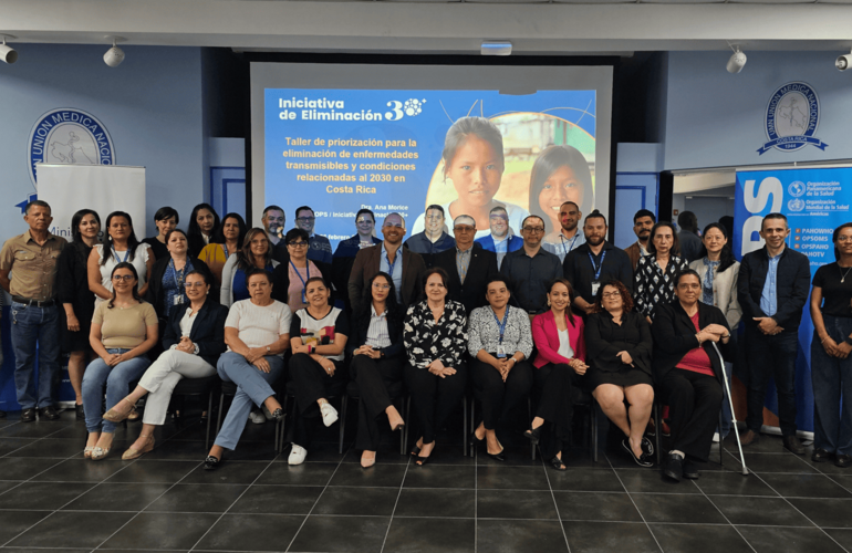 Fotografía grupal de los participantes