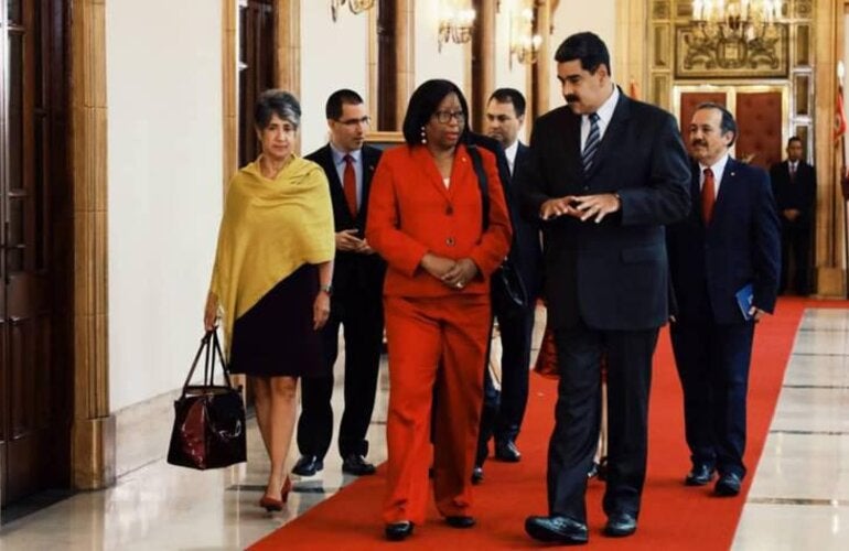Directora de OPS con autoridades en Venezuela