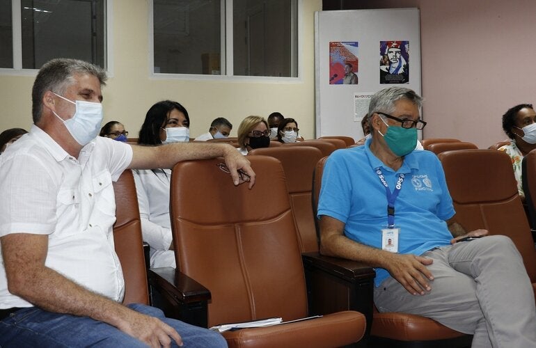 Dr. Alberto, MINSAP, y Dr. Cintra, OPS/OMS