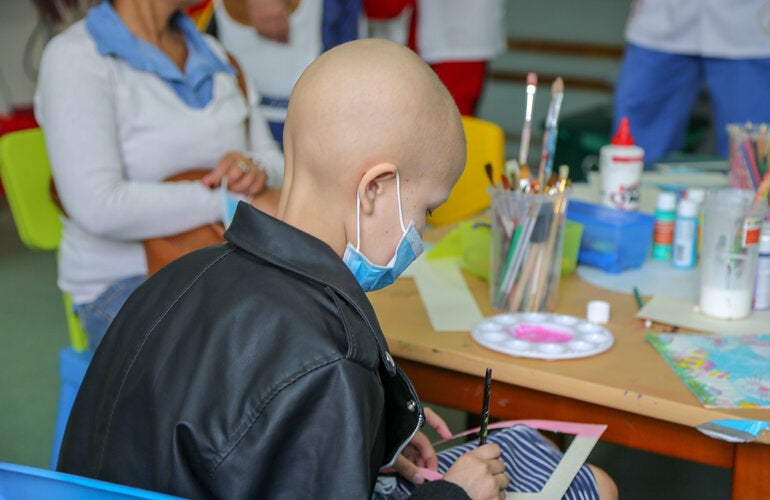 child a with cancer