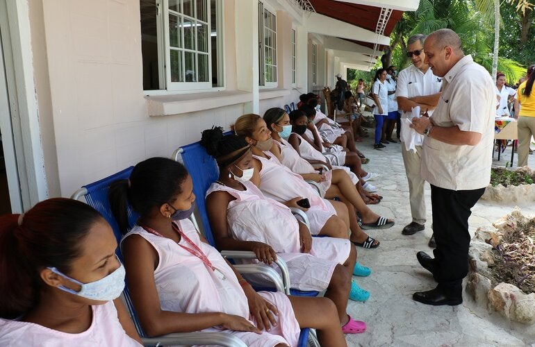 Visita a hogar materno en Santiago de Cuba