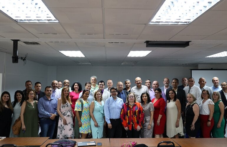 Foto con todos los participantes en el taller sobre morbilidad y mortalidad materna