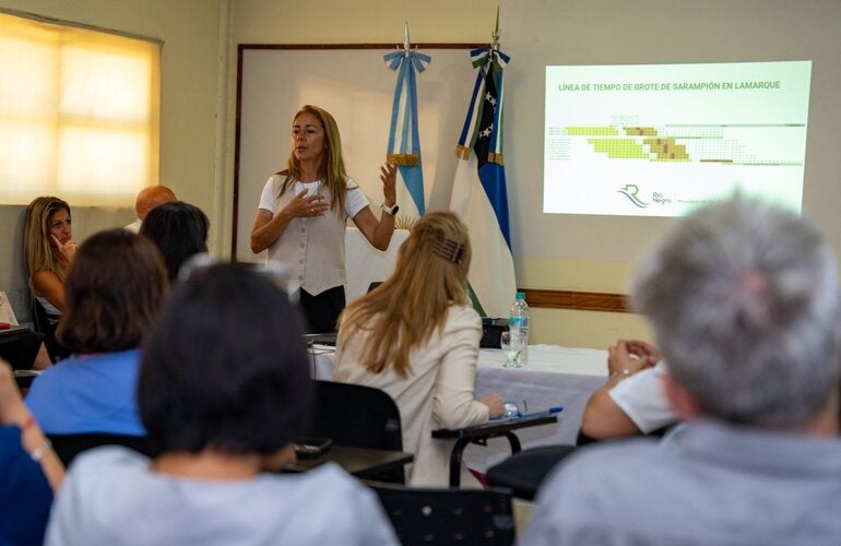 Foto de la presentación sobre la gestión del brote