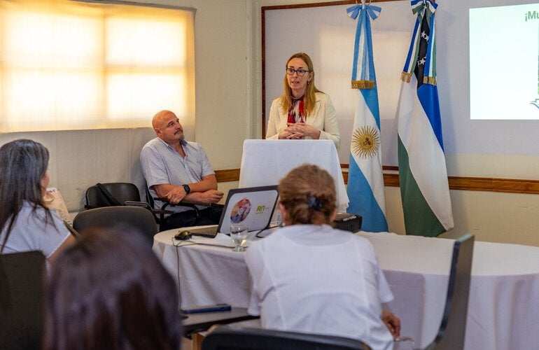 Foto durante la presentación de la gestión del brote y reconocimiento
