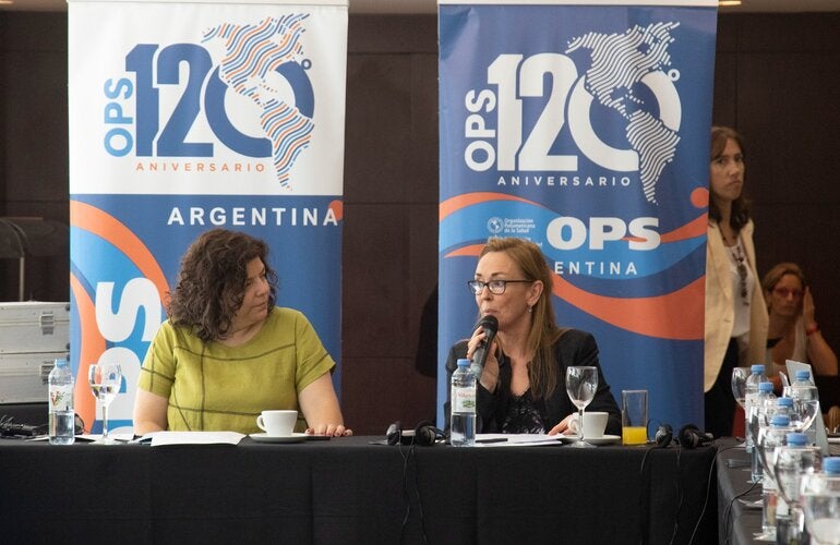 Foto de la representante de OPS en Argentina y de la ministra de Salud de la Nación