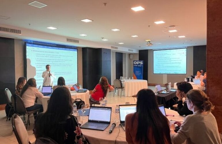 OPS colabora en Argentina para fortalecer la vigilancia de eventos adversos atribuibles a vacunas