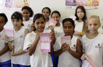 Vacunación de niñas contra el virus de papiloma humano en Brasil