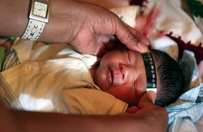 Measuring head of newborn