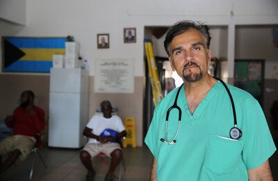 Dr. Kaleem Malik - Médico