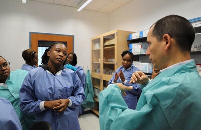 Training at the Best-dos Santos Public Health Laborator