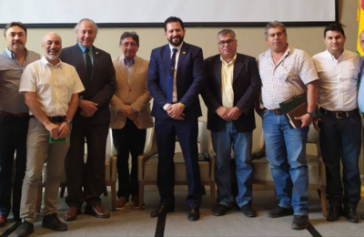 Participantes del conversatorio en Bolivia